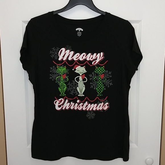 Holiday Time Tops - Meowy Christmas Graphic Cat T-shirt